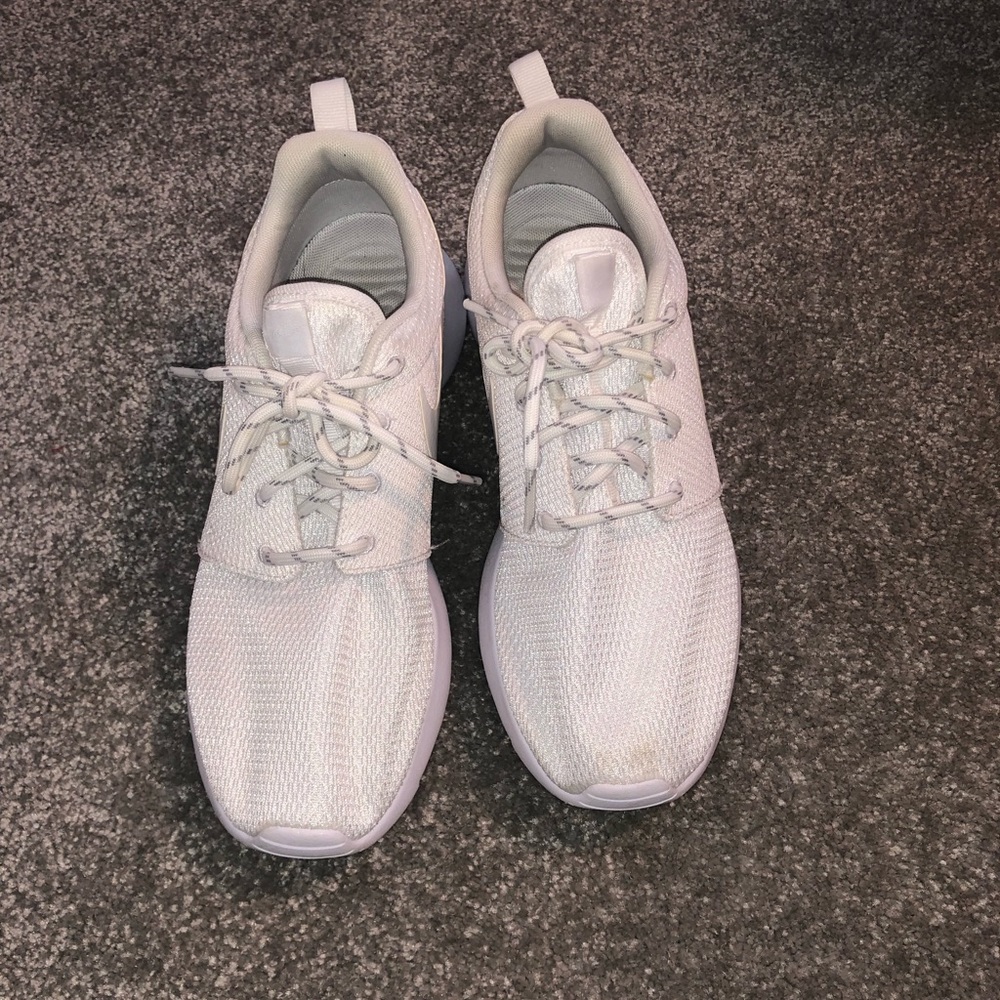 NIKE ROSHE